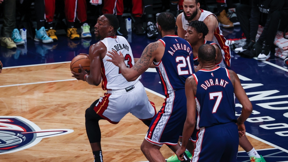 Adebayo contro i Nets
