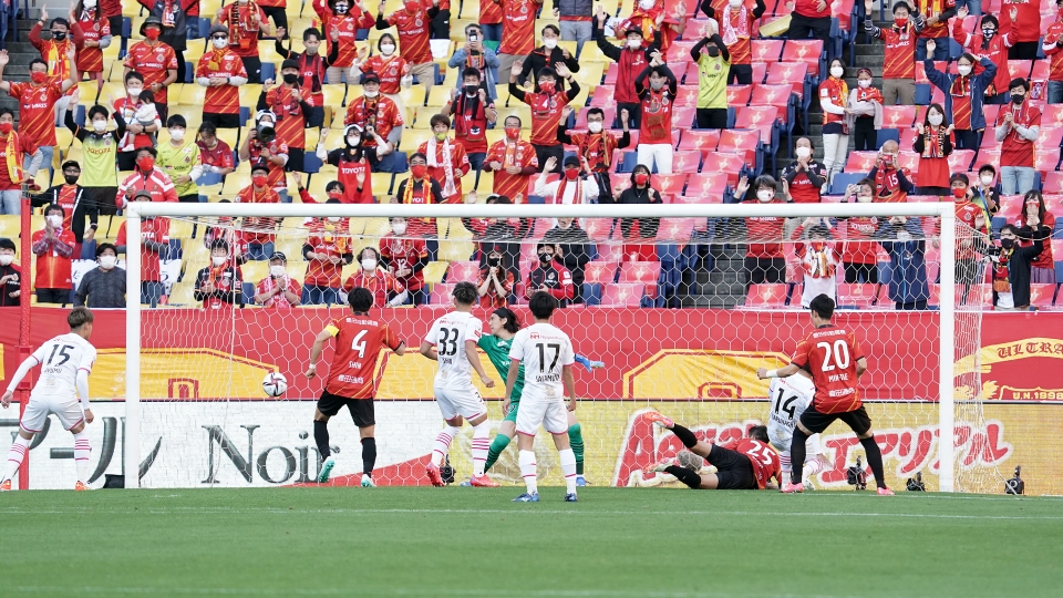 Azione in Cereso Osaka-Nagoya Cereso Osaka, Nagoya, J1 League