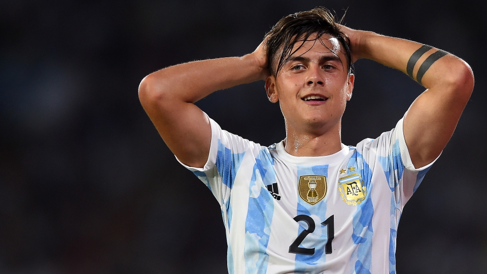 Paulo Dybala con la maglia dell\ Paulo Dybala