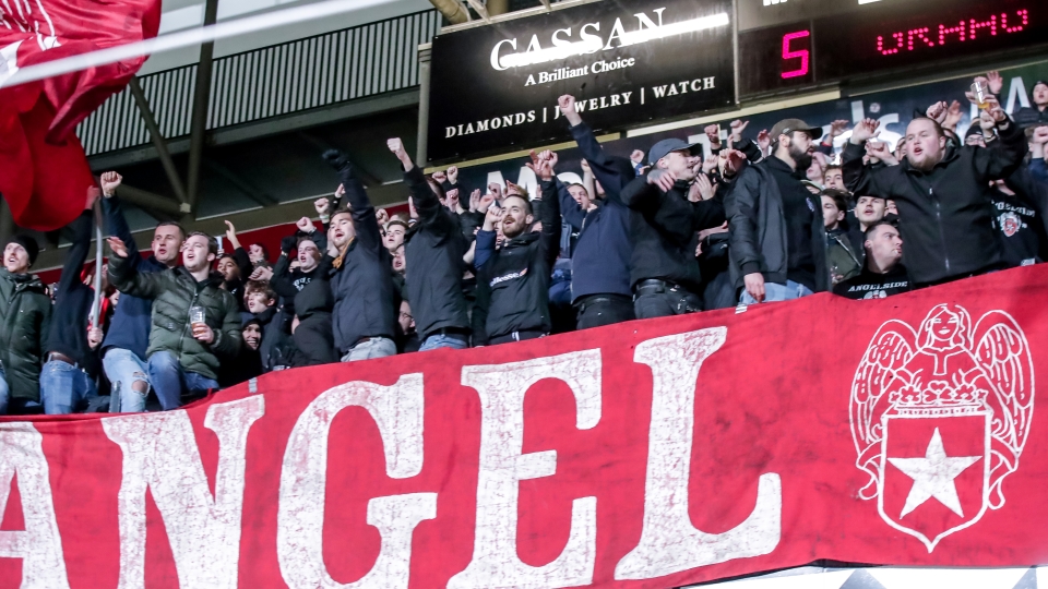 Un gruppo di tifosi olandesi Tifosi Olandesi