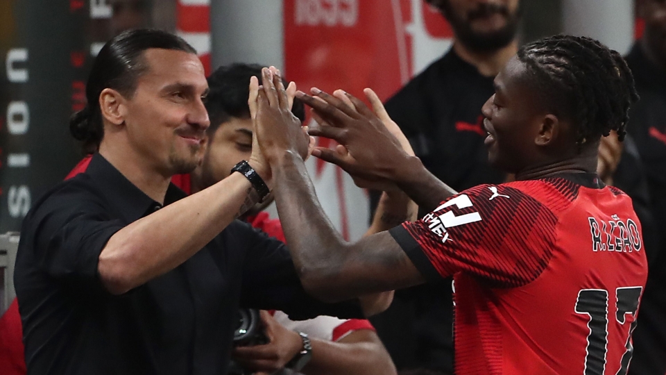 Rafael Leao abbraccia Zlatan Ibrahimovic Rafael Leao, Zlatan Ibrahimovic, AC Milan