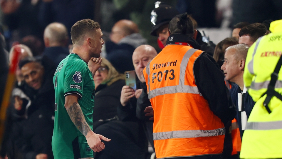 Kieran Trippier contro i tifosi dopo il ko col Bournemouth Kieran Trippier, Newcastle United, Premier League