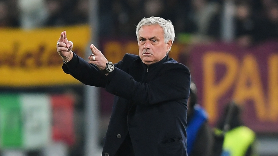 Le indicazioni tattiche di José Mourinho durante Roma-Fiorentina José Mourinho