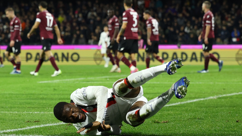 Tomori durante l\ Fikayo Tomori