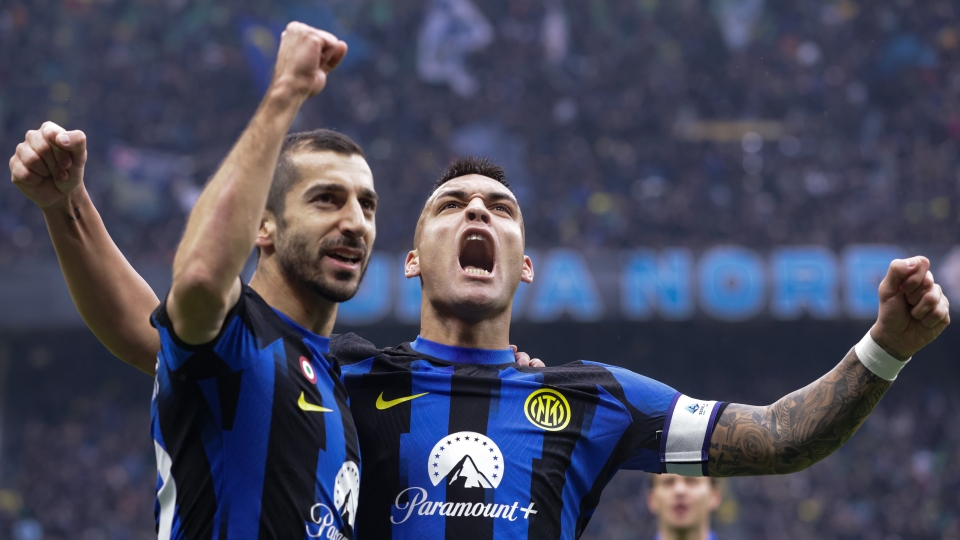 Mkhitaryan e Lautaro esultano dopo il gol dell\ Henrikh Mkhitaryan, Lautaro Martinez