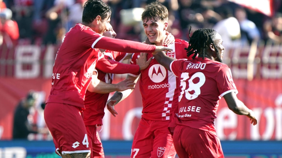 Daniel Maldini (Monza) esulta dopo il gol al Cagliari