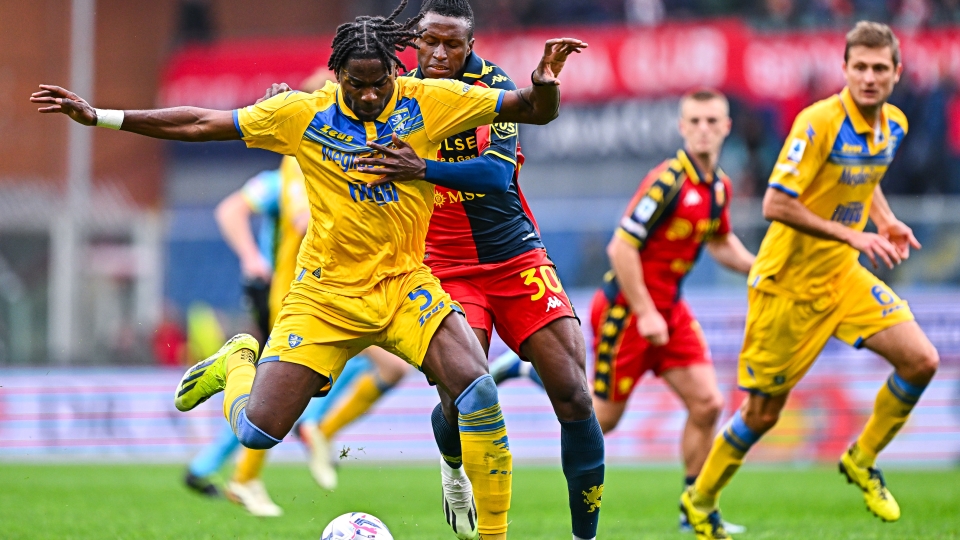 Duello di gioco durante Frosinone-Genoa Frosinone, Genoa