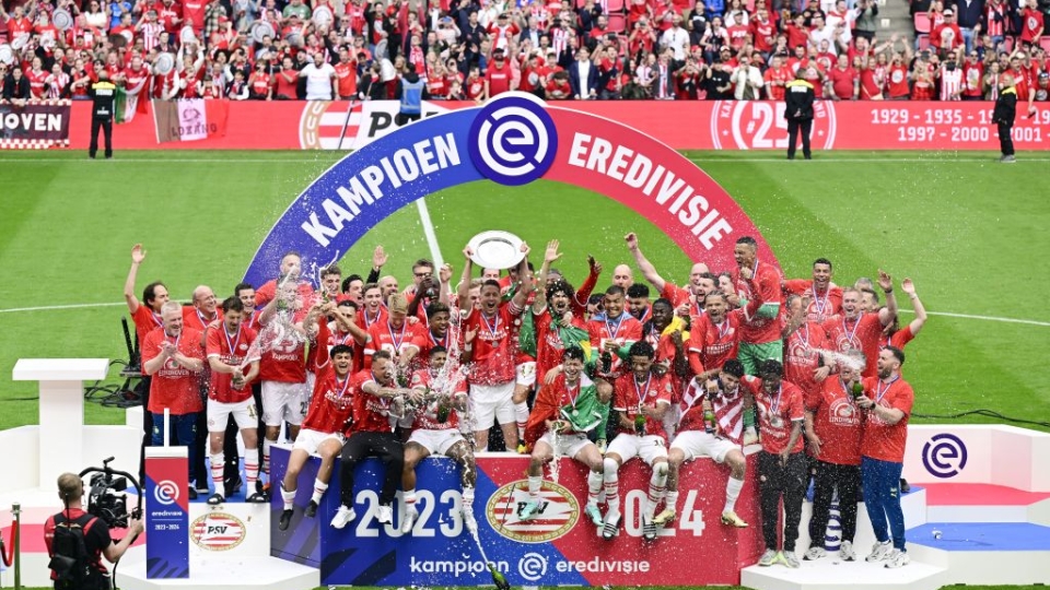 Il PSV Eindhoven festeggia il titolo numero 25 in Eredivisie