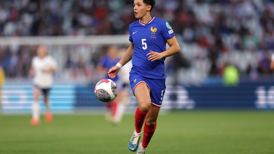 Elisa De Almeida Elisa De Almeida