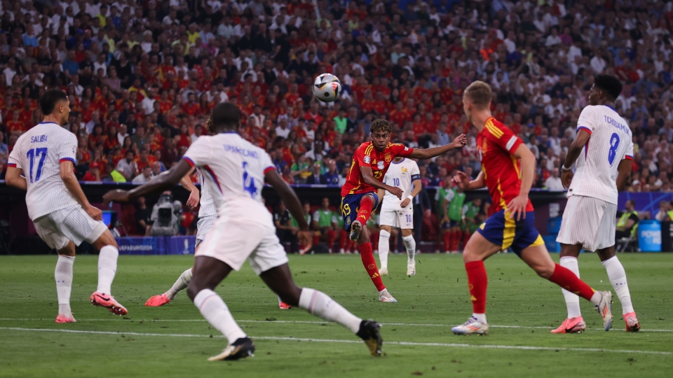 Gol straordinario di Lamine Yamal
