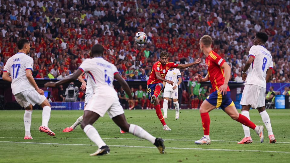 Gol straordinario di Lamine Yamal