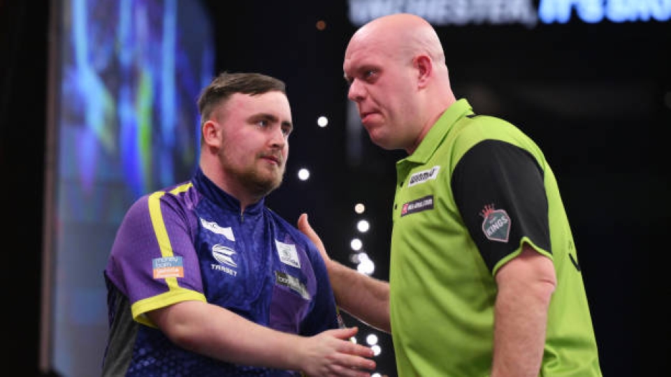 Luke Littler e Michael van Gerwen 