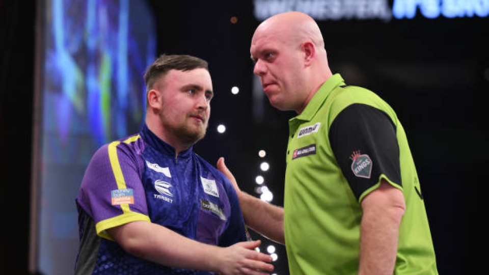 Luke Littler e Michael van Gerwen 