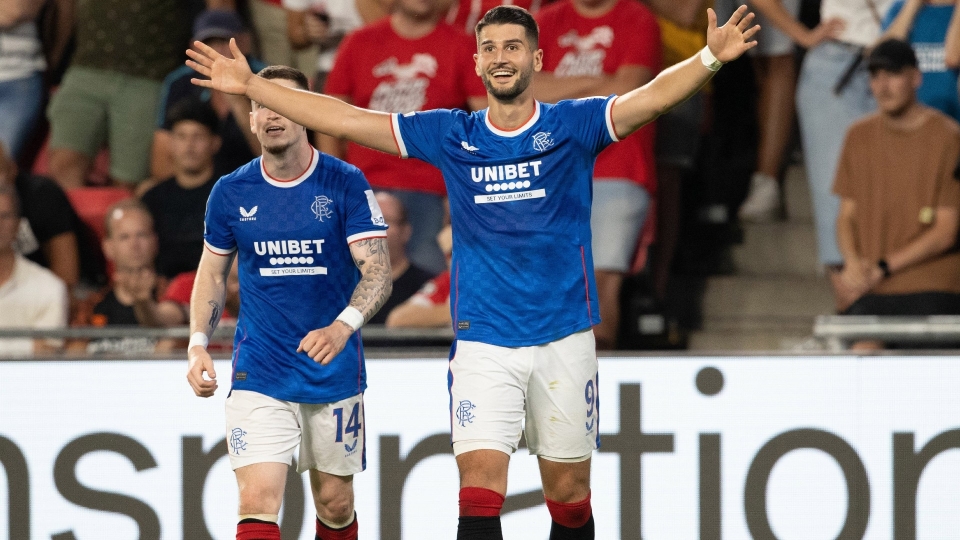 Antonio Colak celebrates PSV v Rangers
