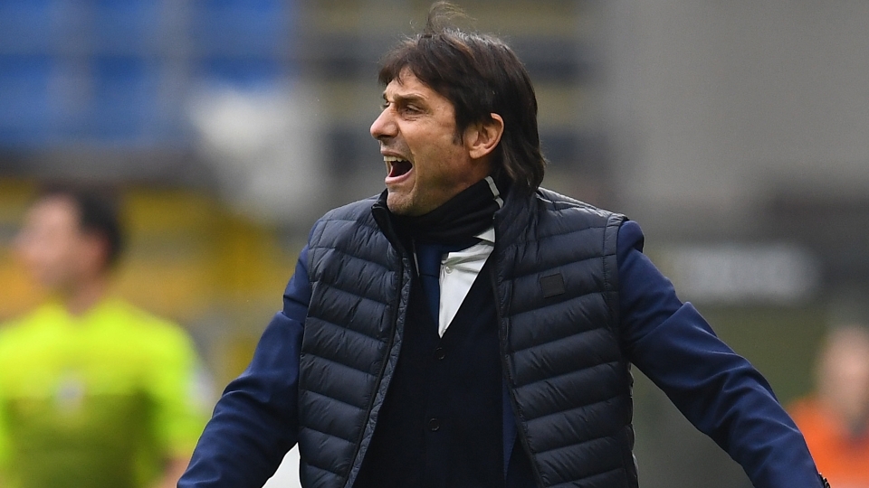 Antonio Conte ha vinto quattro campionati nazionali in carriera, tre con la Juventus e uno con il Chelsea Antonio Conte