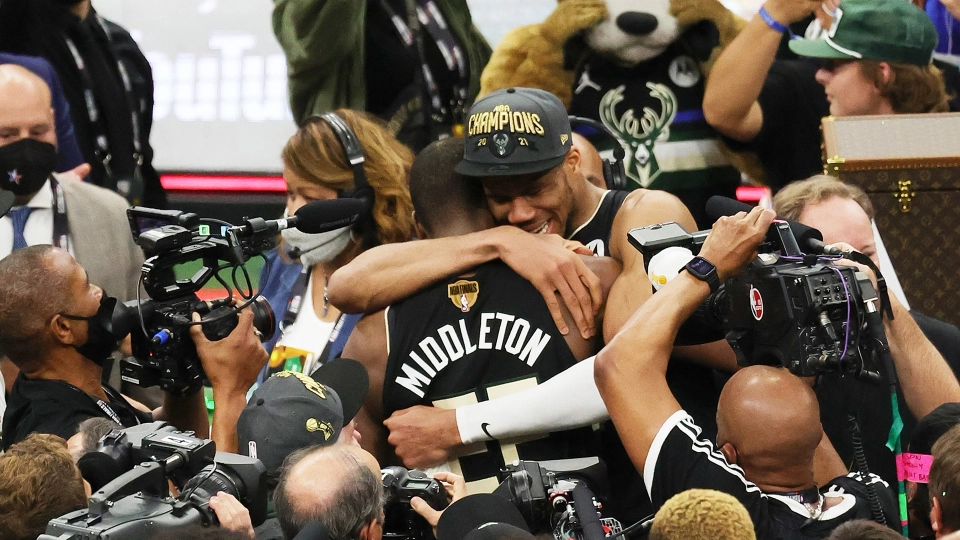 Antetokounmpo, Middleton