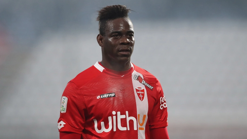 Balotelli esordio con gol nel Monza, le foto