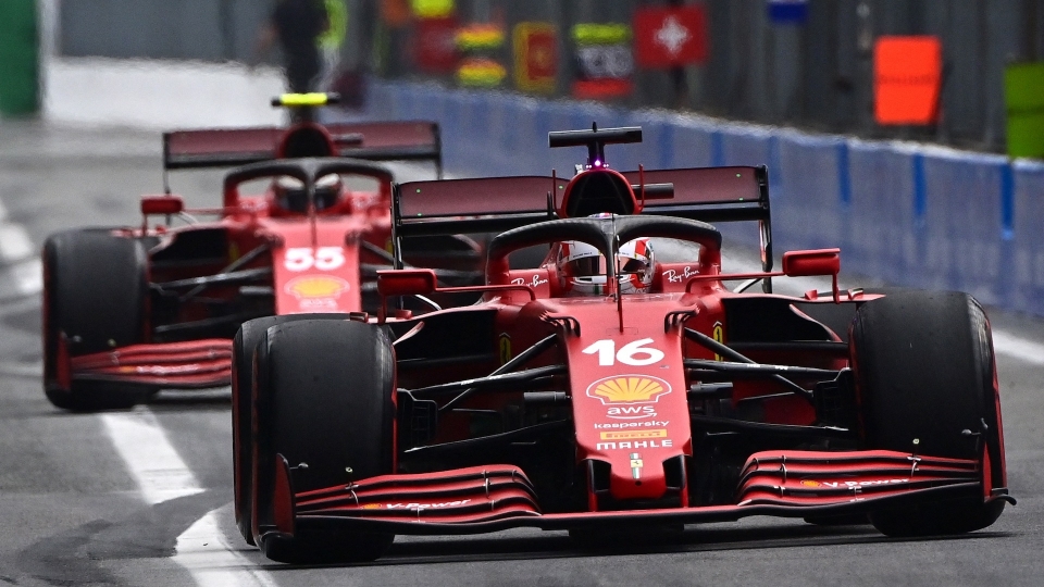 Carlos Sainz e Charles Leclerc