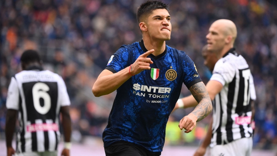 Correa Inter celebrating 2021