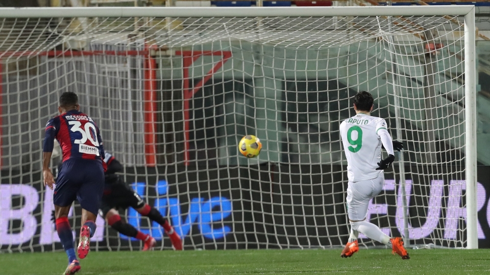 Crotone-Sassuolo, Caputo segna il rigore decisivo Crotone-Sassuolo Caputo