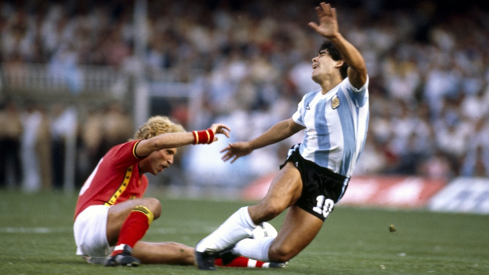 Diego Armando Maradona, Argentina-Belgio 1982