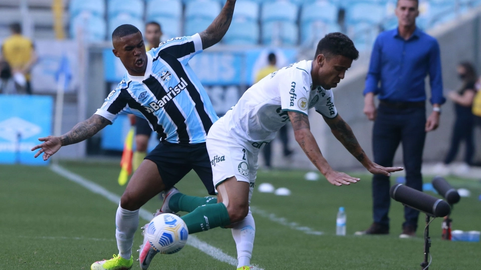 Douglas costa