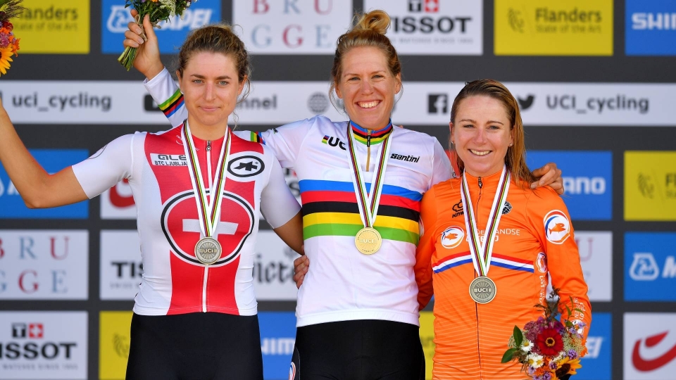 Ellen Van Dijk tra Marlen Reusser e Annemiek van Vleuten Ellen Van Dijk tra Marlen Reusser e Annemiek van Vleuten