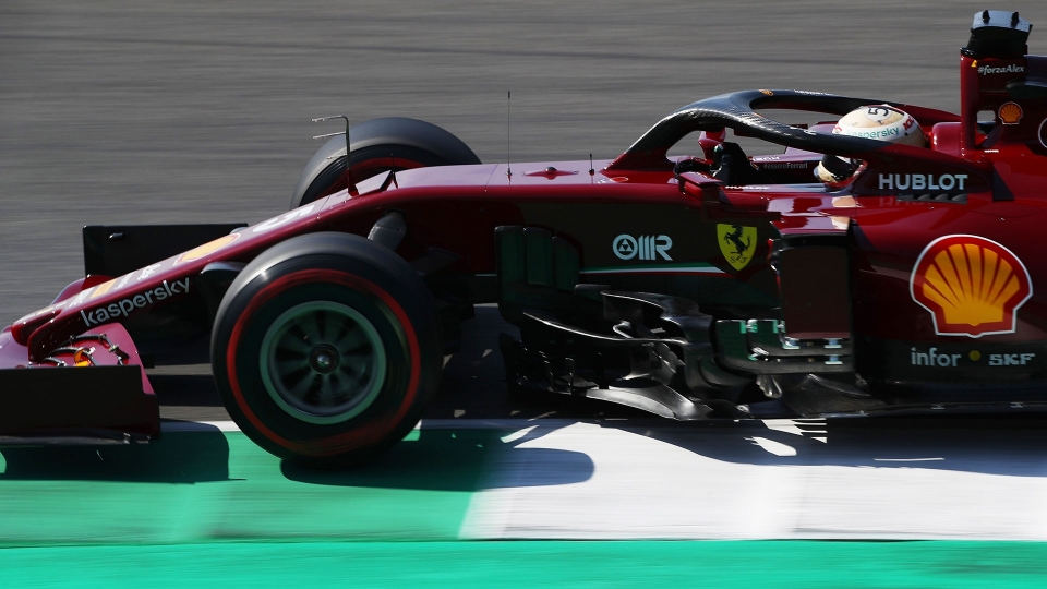 F1, Gp Mugello: le foto della Ferrari in amaranto