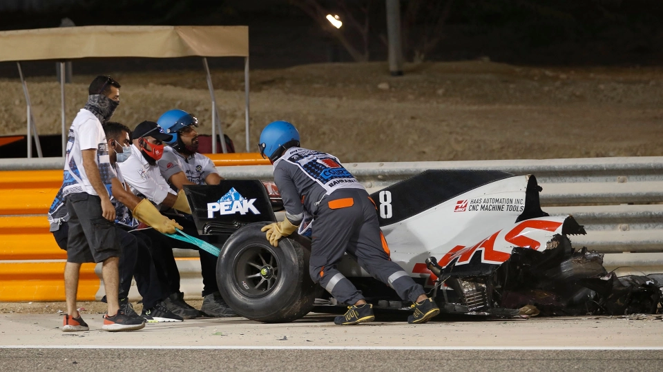 F1, Grosjean vivo per miracolo, le foto