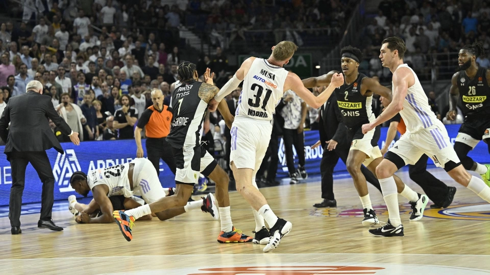 Follia in Eurolega: la mega rissa tra Real Madrid e Partizan Belgrado