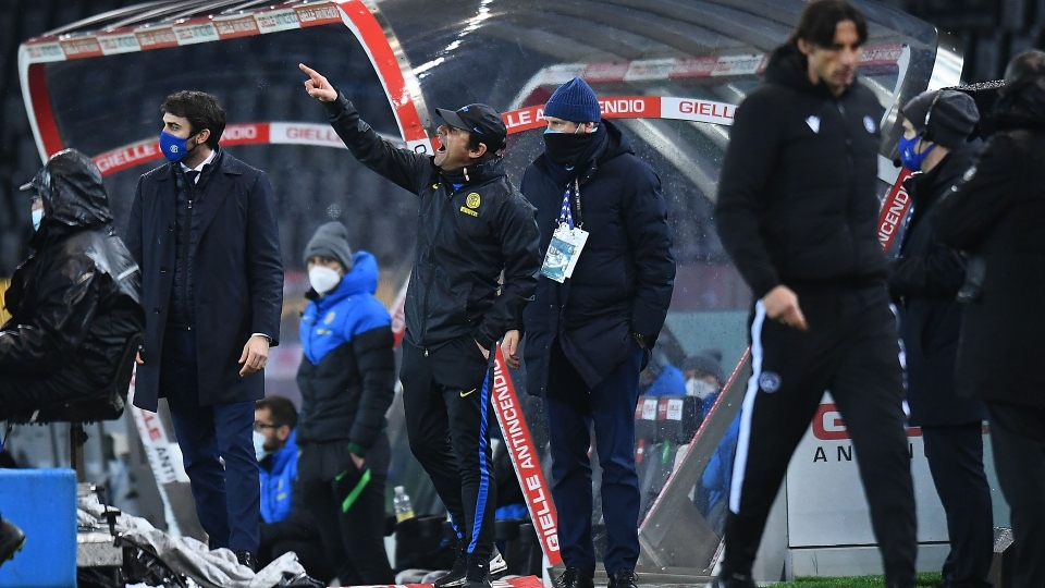 Gallery - Conte, mister furioso: da Mourinho a Banega, quante liti in campo