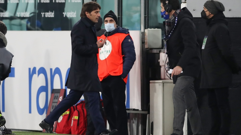 Gallery - Conte, mister furioso: da Mourinho a Banega, quante liti in campo