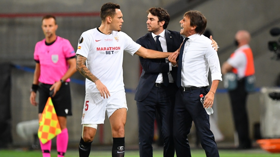 Gallery - Conte, mister furioso: da Mourinho a Banega, quante liti in campo