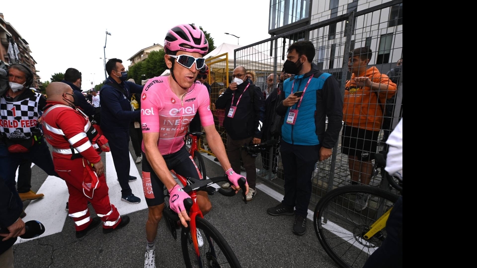 In Maglia Rosa ai piedi delle Alpi Geraint Thomas