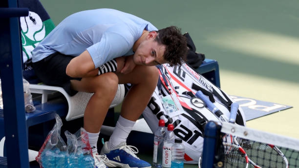 Dominic Thiem non crede ai suoi occhi: un serpente velenoso lungo 50 centimetri si trovava a pochi metri di distanza da lui Dominic Thiem