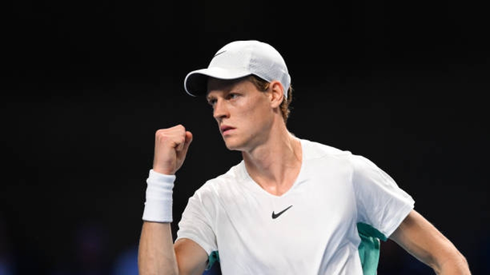 Subito una bella vittoria per Jannik Sinner nelle ATP Finals di Torino Jannik Sinner