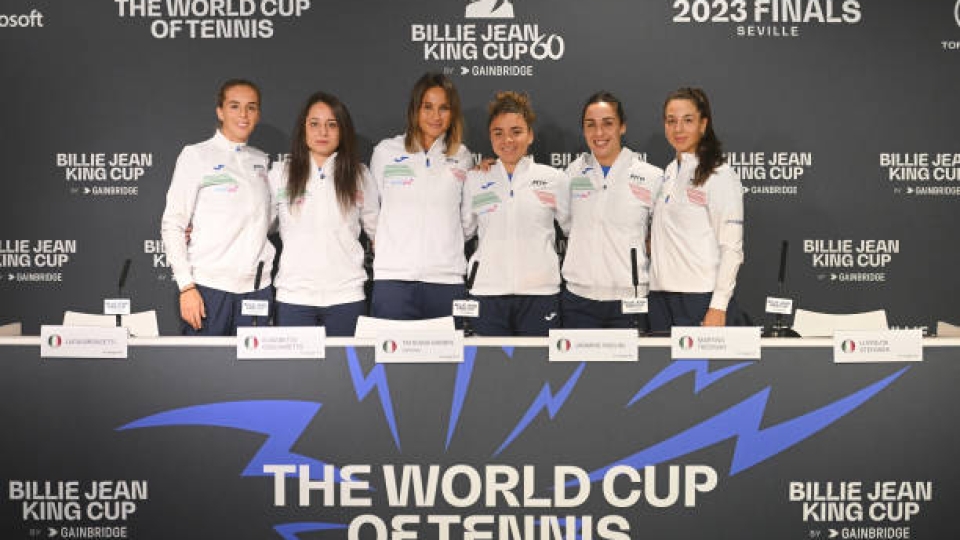 La nazionale femminile di tennis affronterà mercoledì la Francia nella prima giornata del gruppo D della Billie Jean King Cup Jasmine Paolini, Tathiana Garbin, Elisabetta Cocciaretto, Lucia Bronzetti, Lucrezia Stefanini