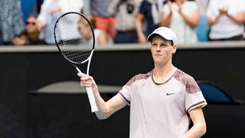 Jannik Sinner scenderà in campo alle ore 06:00 italiane per il match degli ottavi con il russo Karen Khachanov Jannik Sinner