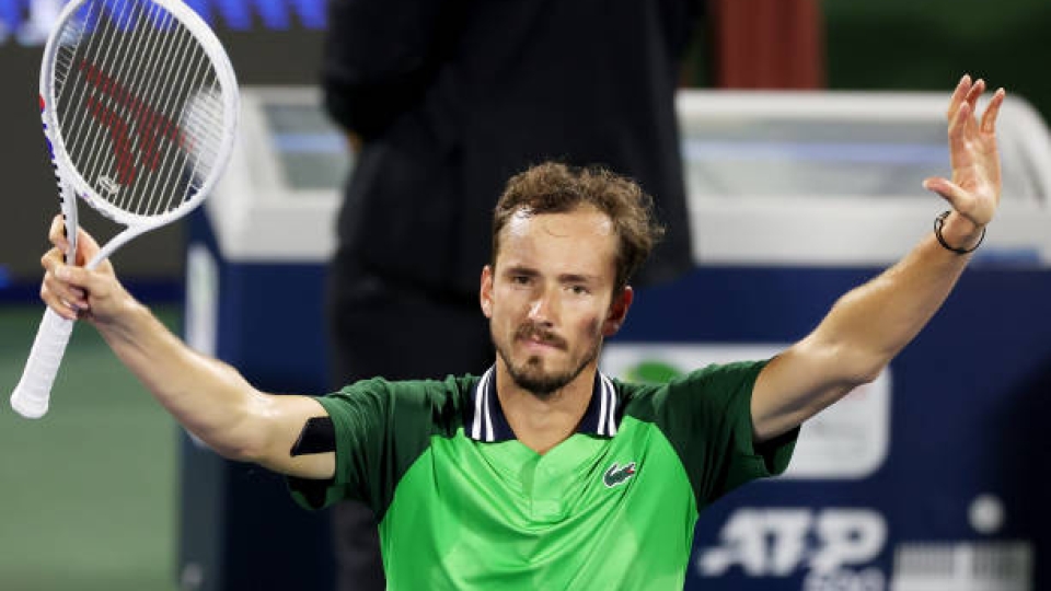 Daniil Medvedev si è qualificato senza problemi per le semifinali del torneo ATP 500 di Dubai Daniil Medvedev