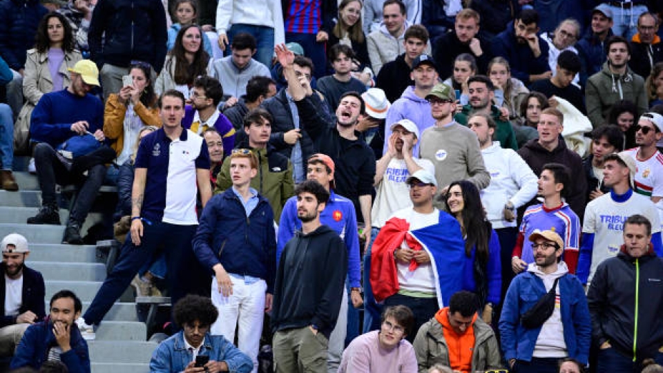 Pubblico francese maleducato
