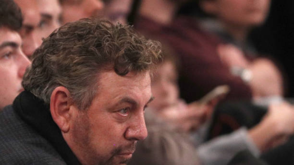 Il proprietario dei New York Knicks, James Dolan, è accusato di aggressione sessuale dalla signora Kellye Croft James Dolan