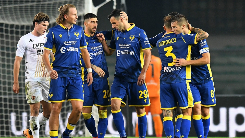 Hellas Verona celebrating