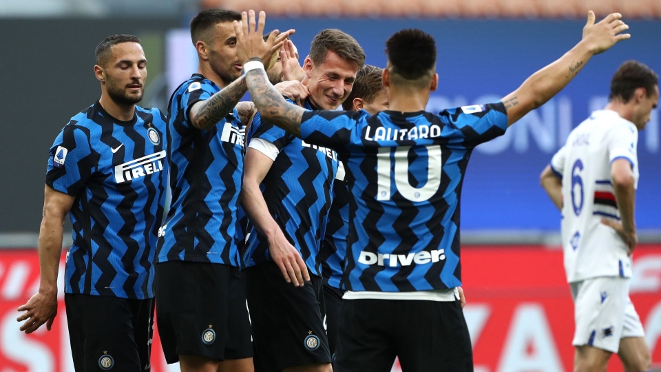 Inter players celebrating Inter Sampdoria Serie A