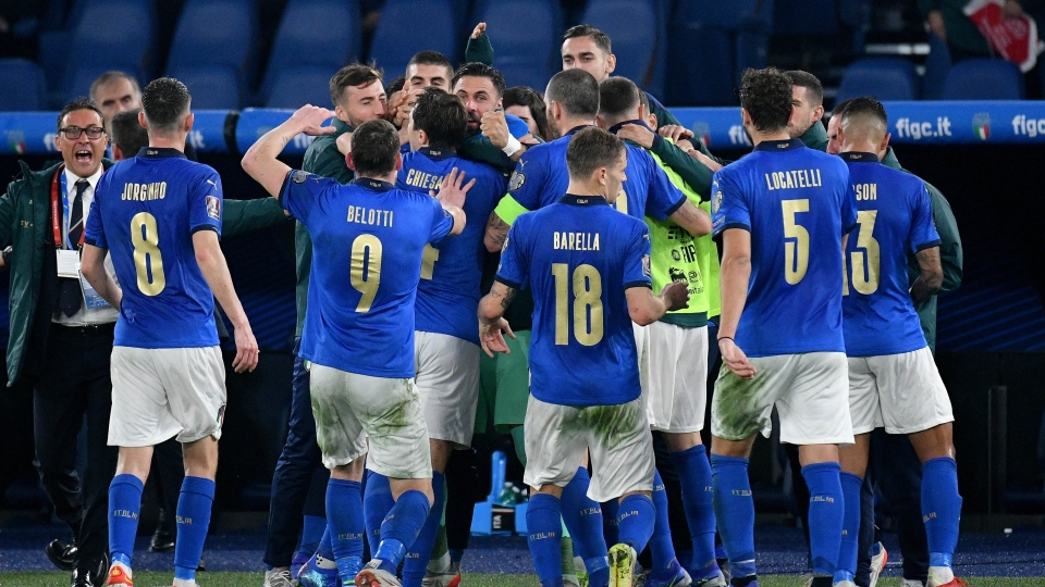Italy players celebrate