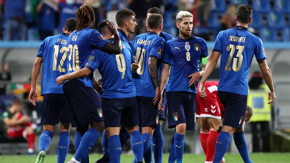 Italy players celebrating Italy Lituania World Cup Qualifier