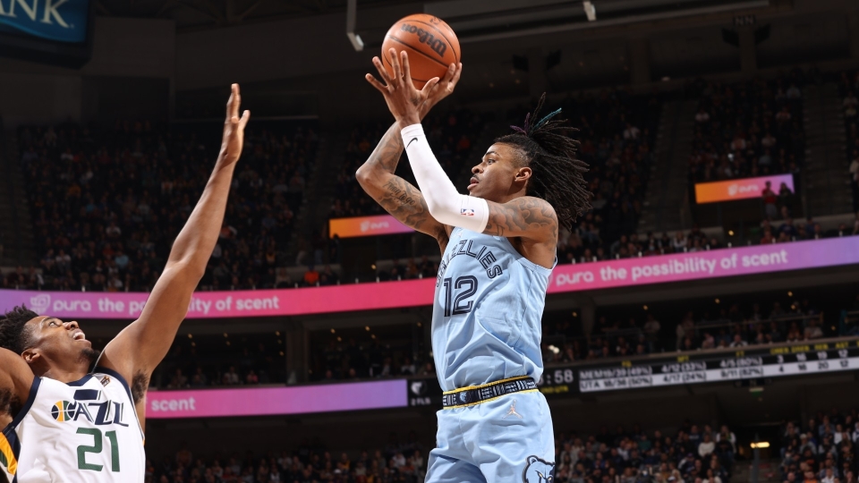 Ja Morant elevates for the Grizzlies