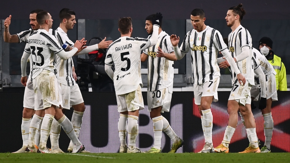Juventus celebrating Genoa Coppa Italia