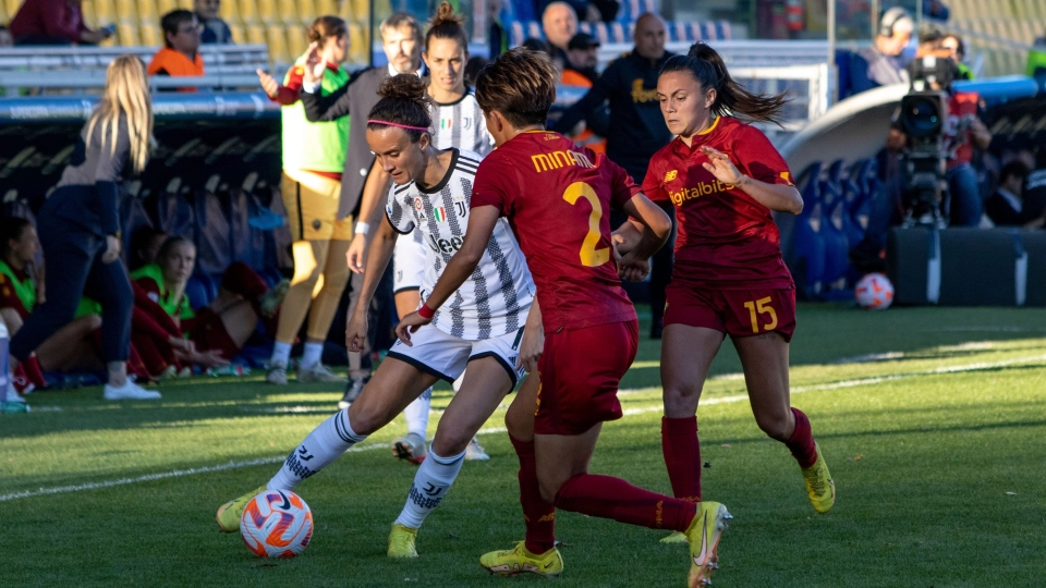 news, italian, serie a, soccer, juventus women, roma women