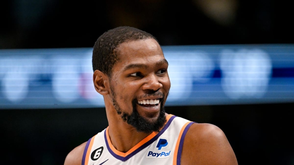 Privi degli infortunati Booker e Beal, i Suns stanno rimanendo a galla grazie ad un Kevin Durant stellare Kevin Durant