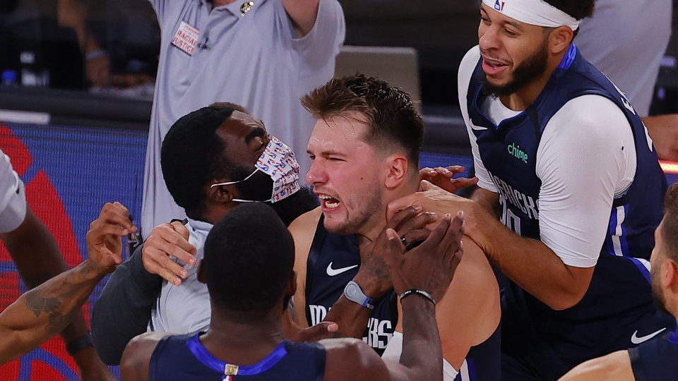 Le foto di Mavericks-Clippers 135-133